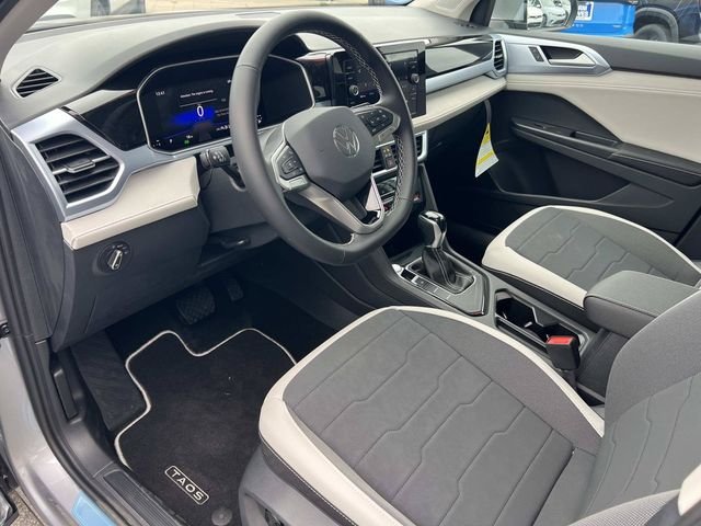 New 2026 Silver Volkswagen 1.5T SE image 5