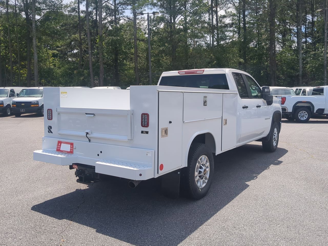 New 2026 Summit White Chevrolet WT image 8
