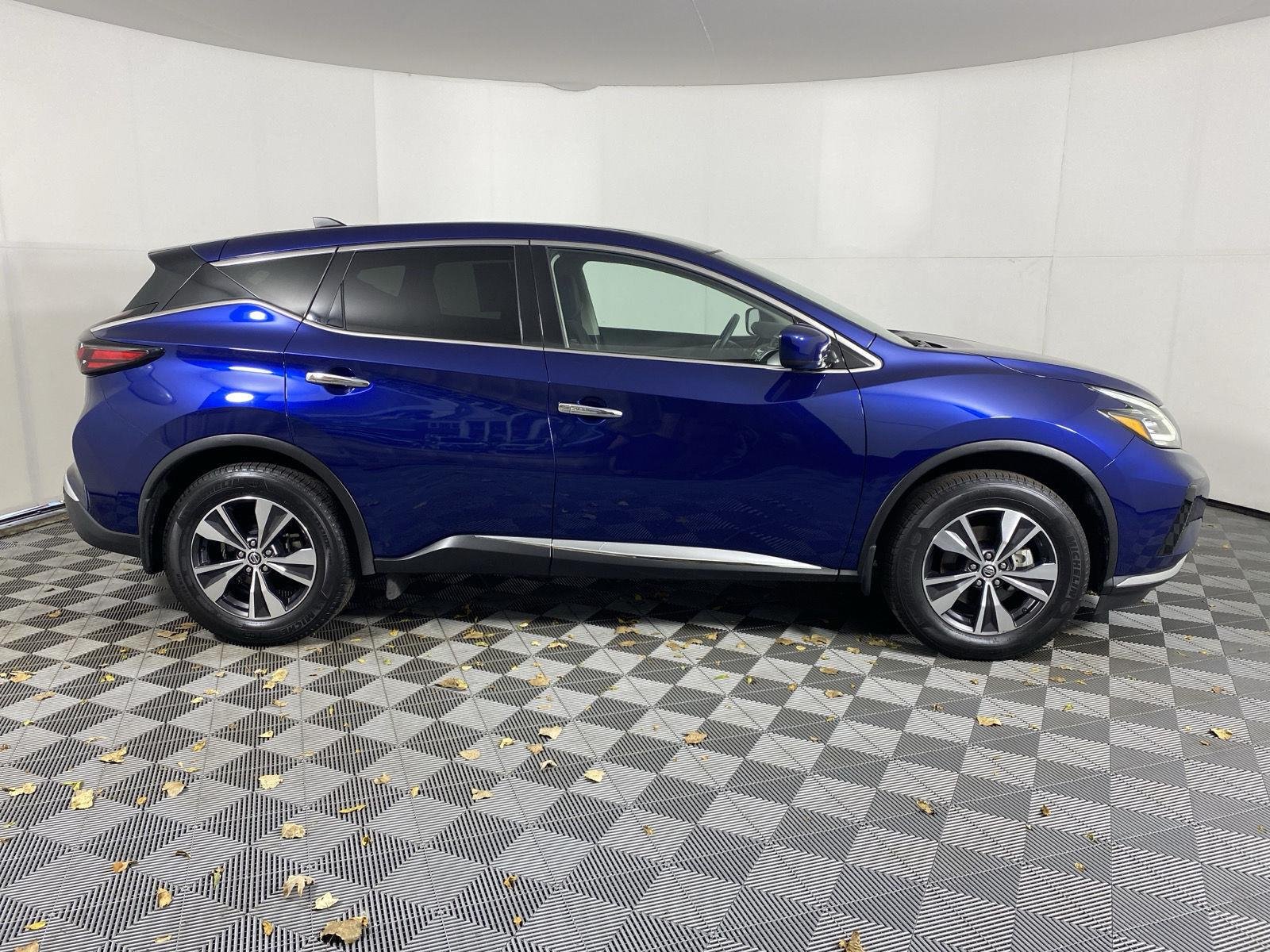 Used 2022 Deep Blue Pearl Nissan S image 9