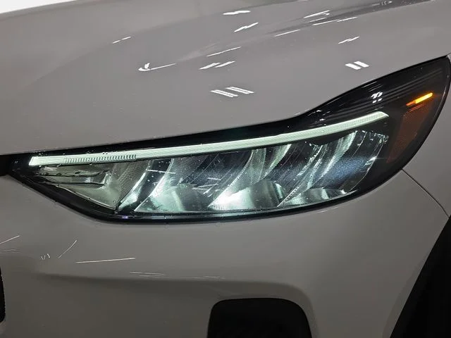 Certified Used 2023 Oxford White Ford Active image 25