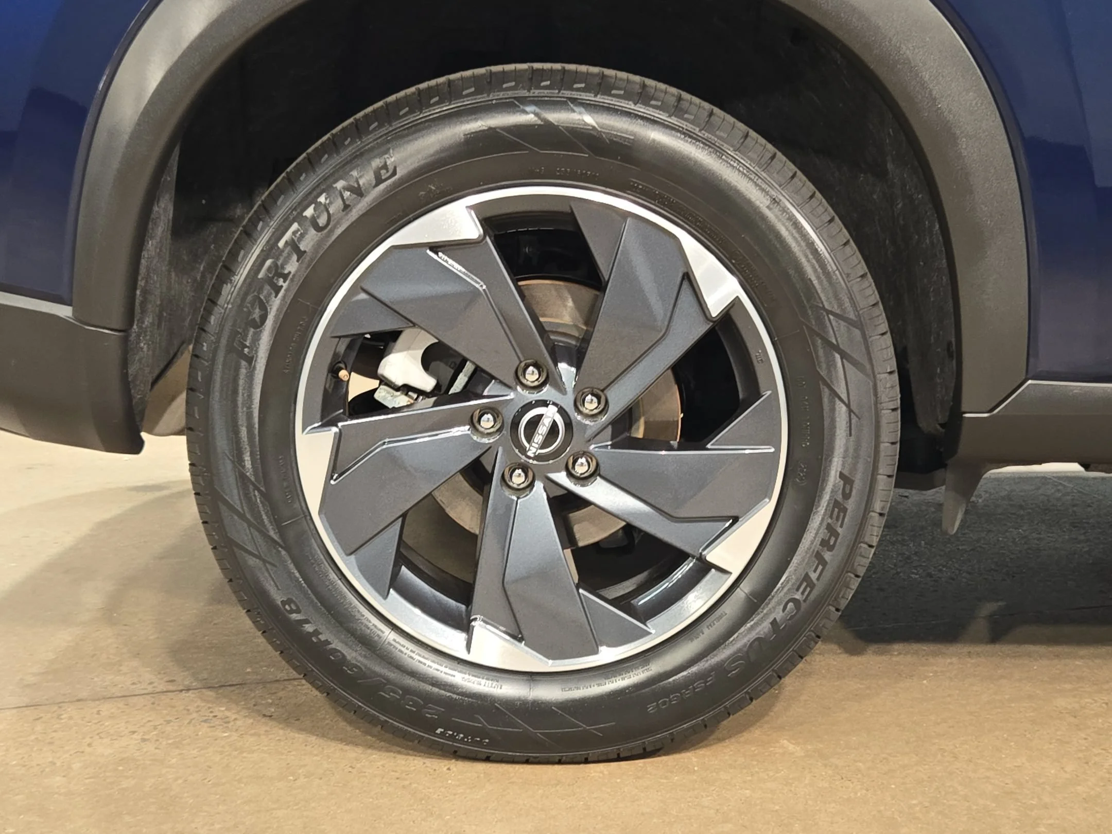 2025 Nissan Rogue SV - Photo 17