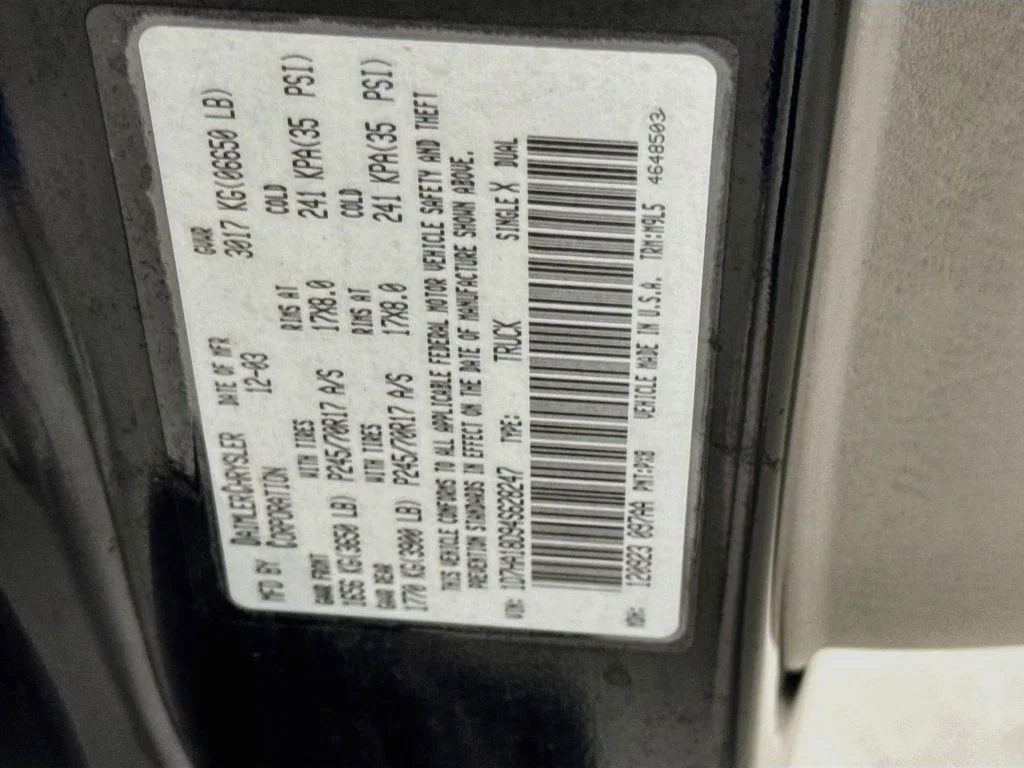 Used 2004 Black Dodge SLT image 35