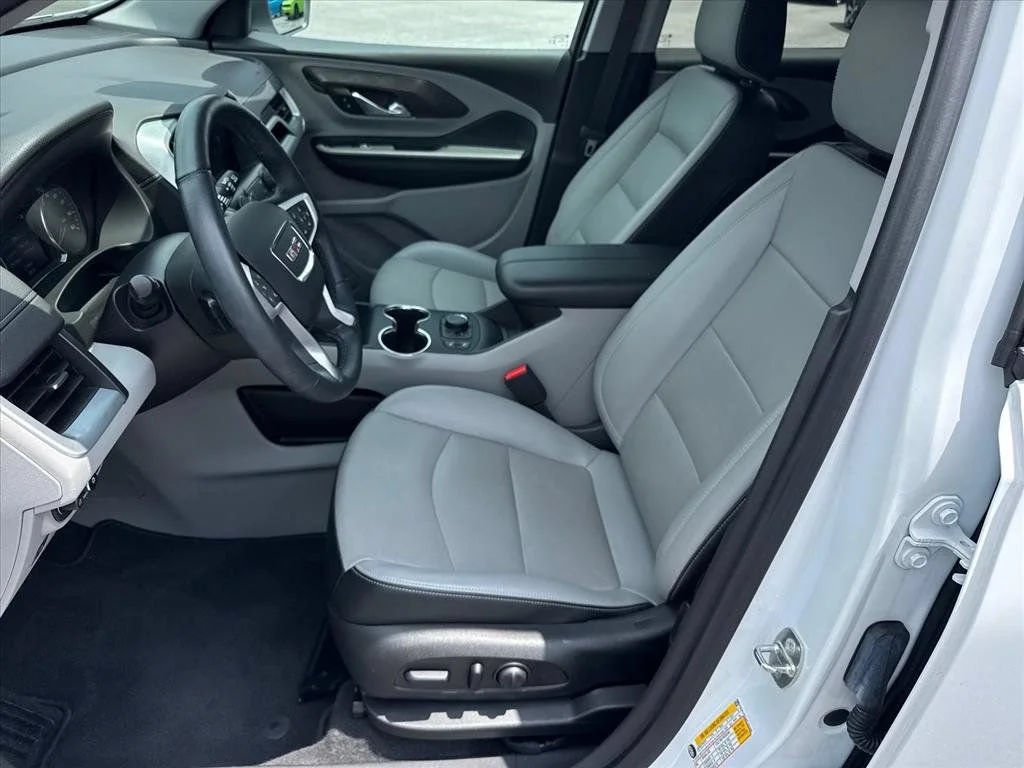 Used 2023 Summit White GMC SLT image 9