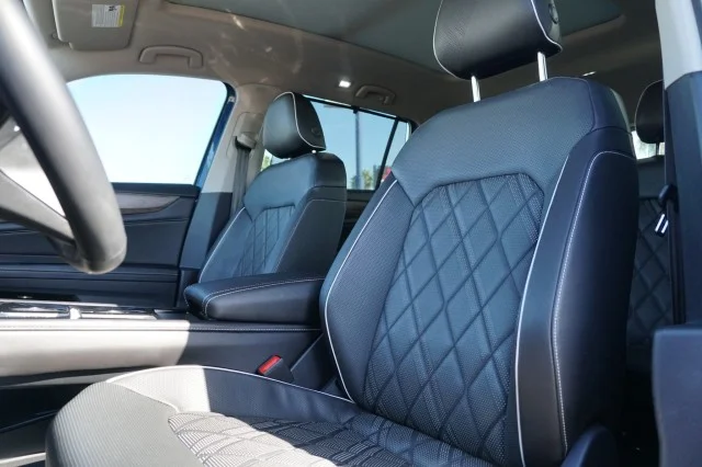 New 2025 R3R3 Mountain Lake Blue Volkswagen 2.0T SEL Premium R-Line image 19