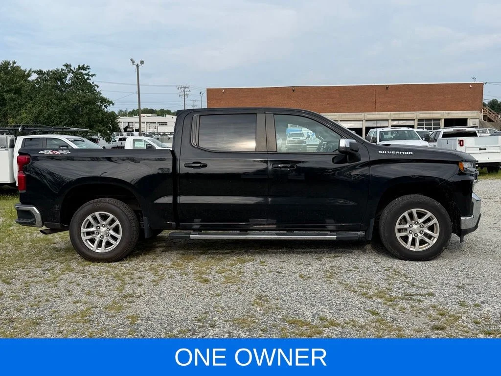 Used 2020 Black Chevrolet LT image 3