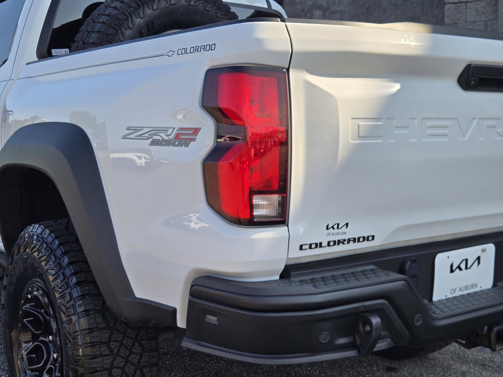 Used 2025 Summit White Chevrolet 4WD ZR2 image 9