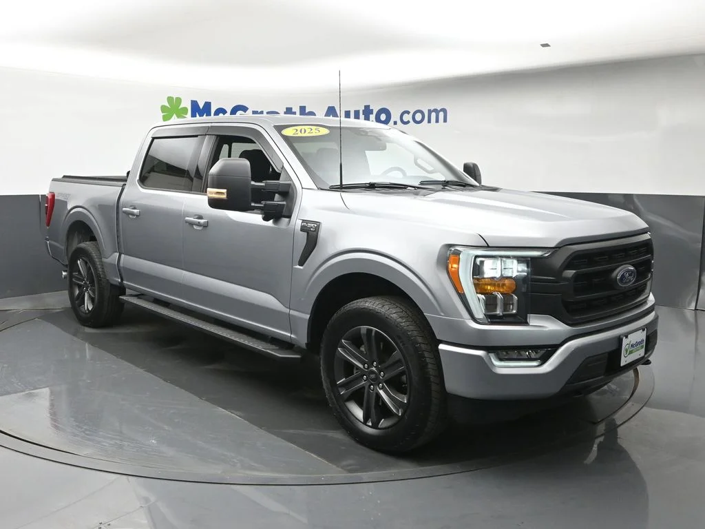 Used 2023 Silver Ford XLT image 2
