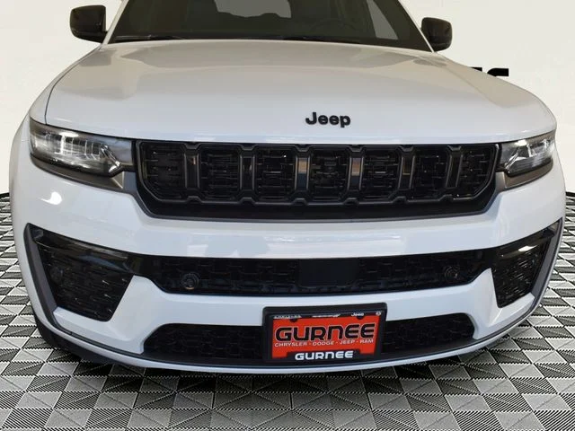 New 2026 Bright White Clear-Coat Exterior Paint Jeep Limited Reserve image 10