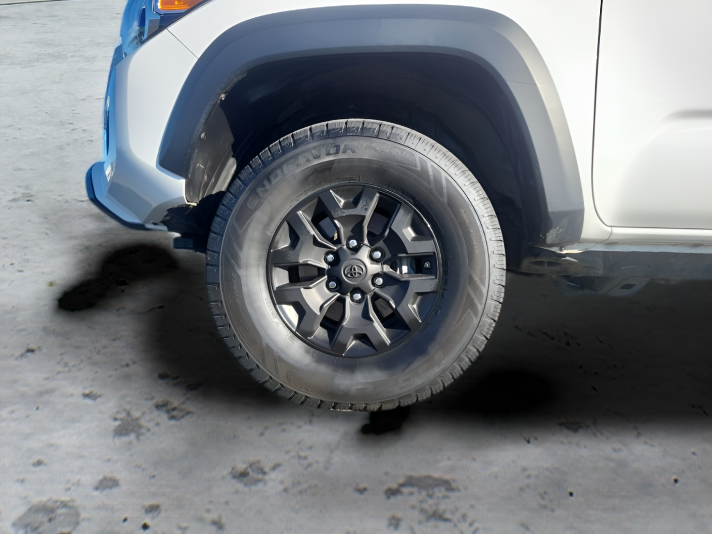 Used 2018 White Toyota TRD Off-Road image 23
