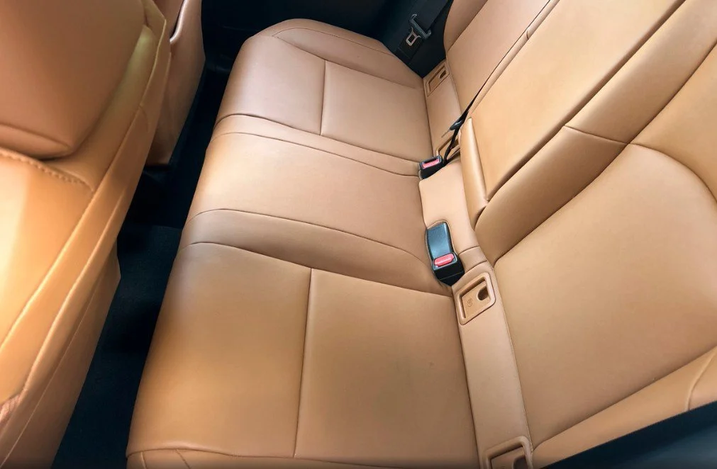 Used 2022 Ultra White Lexus UX 250h image 4
