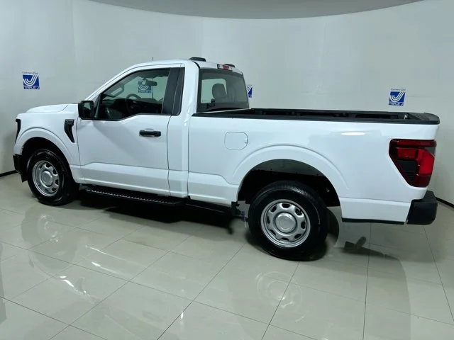 New 2025 OXFORD WHITE Ford XL 5.0L V8 Engine image 3