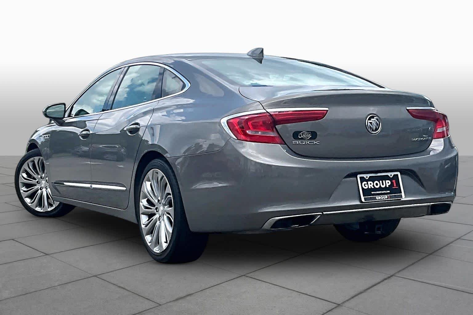 Used 2017  Buick  image 10