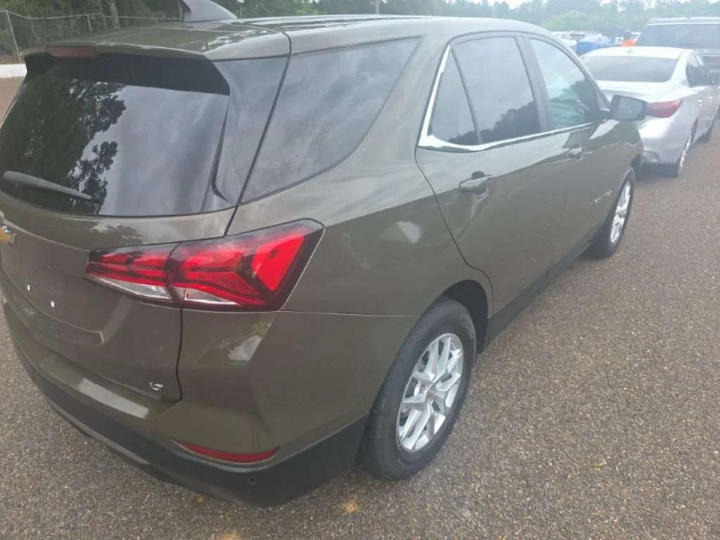 Used 2023 Brown Chevrolet LT image 4