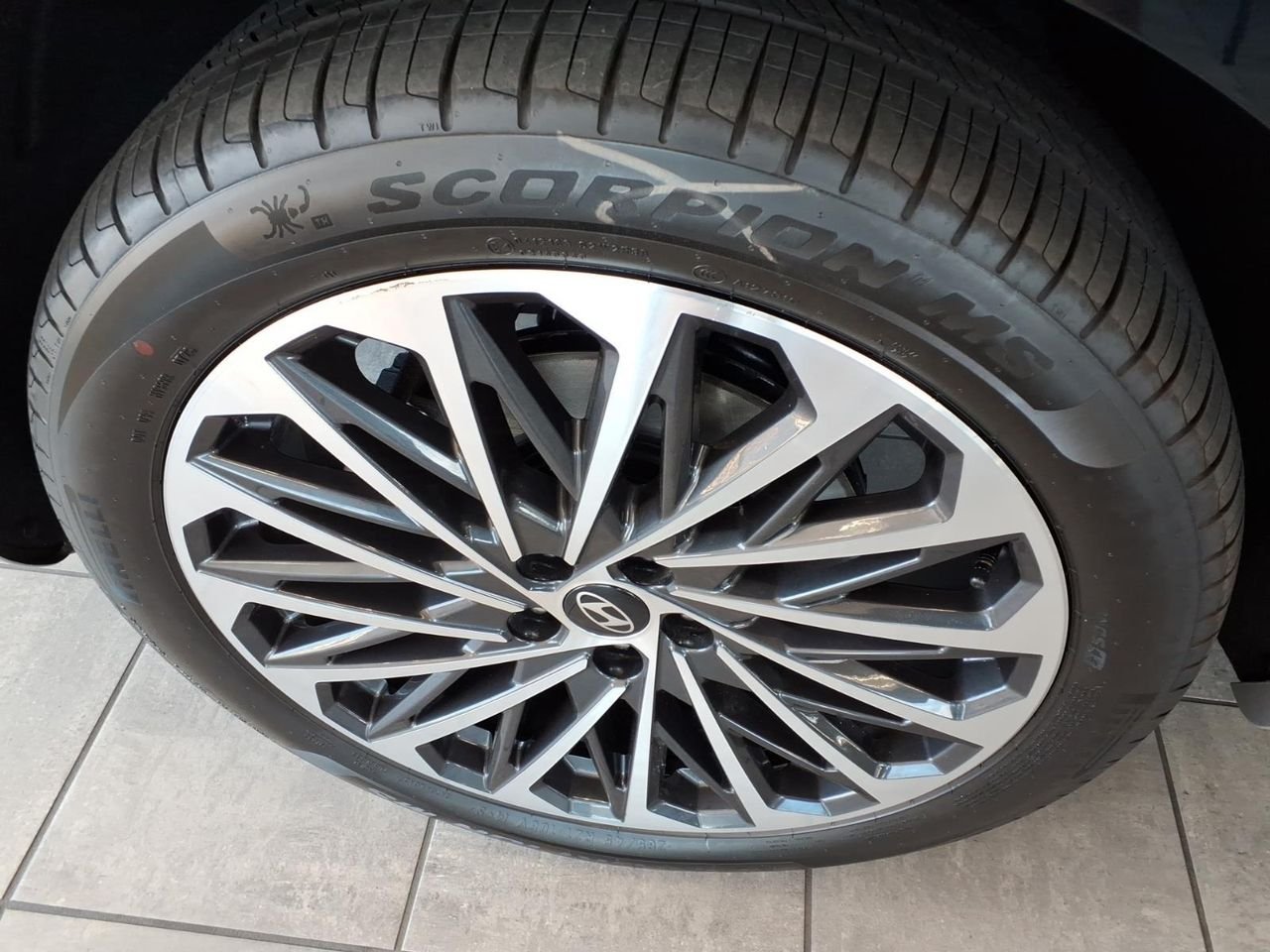 New 2027 Titan Green Hyundai Calligraphy image 11
