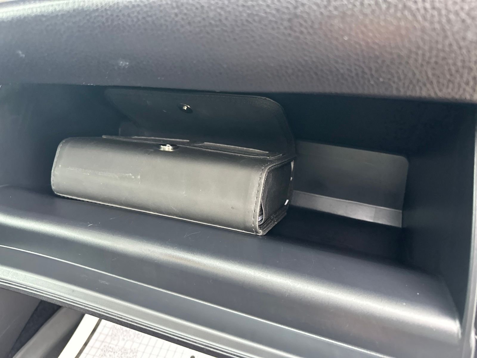 Used 2017  Toyota XLE image 43