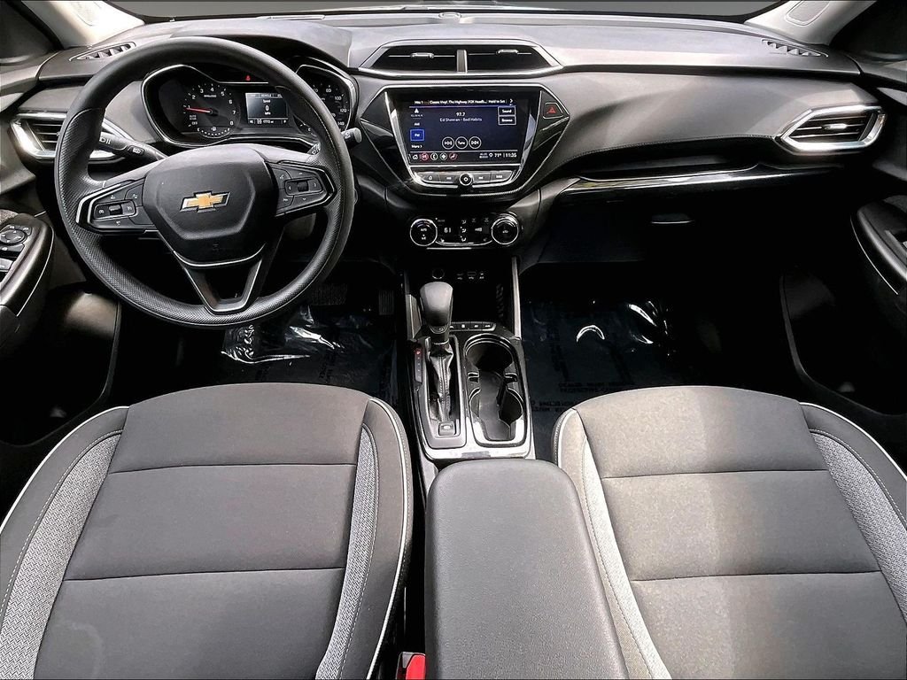 Used 2023 Gray Chevrolet LT image 17
