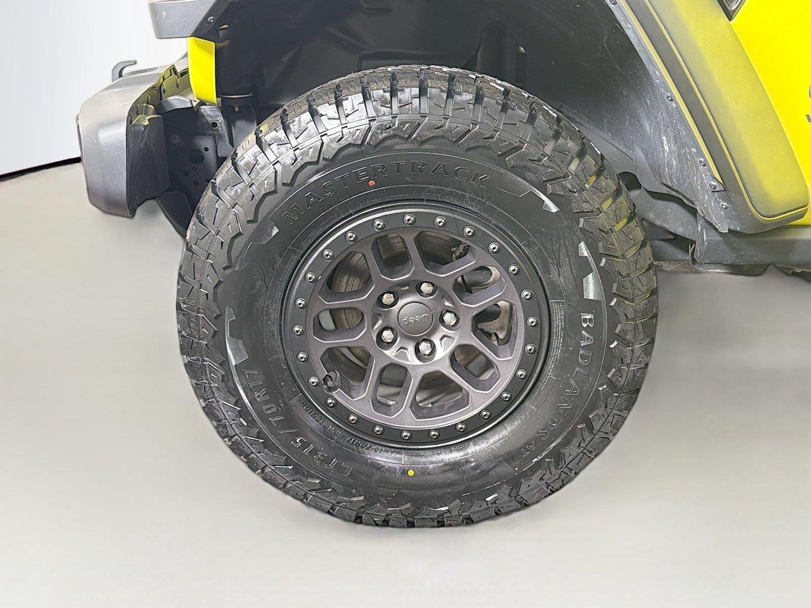Used 2022  Jeep Unlimited High Tide image 33