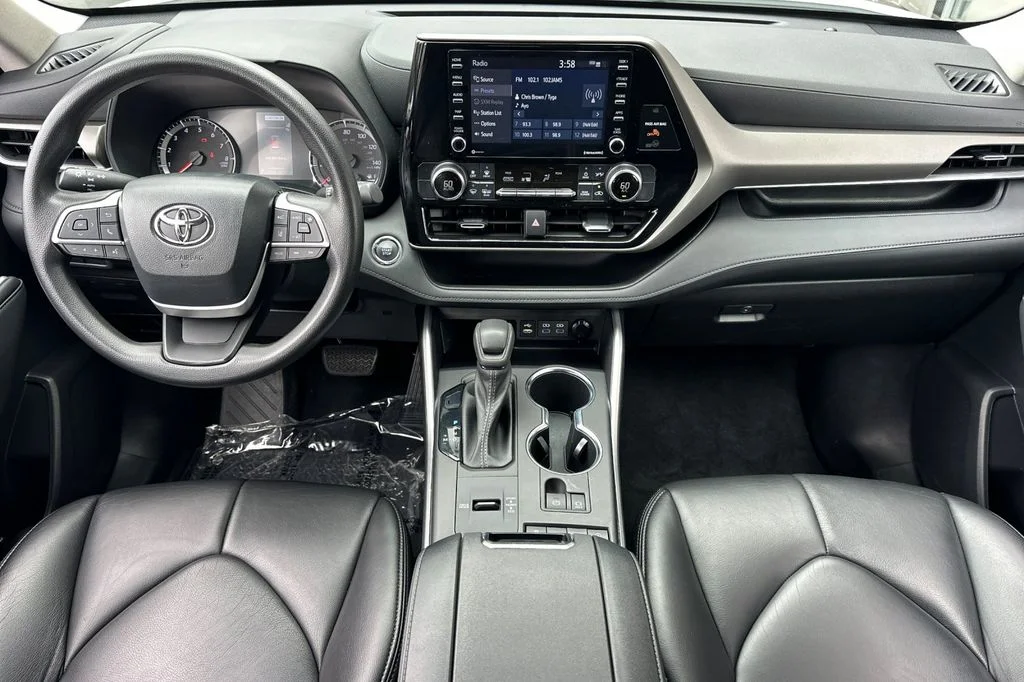 Used 2022 Beige Toyota L image 13