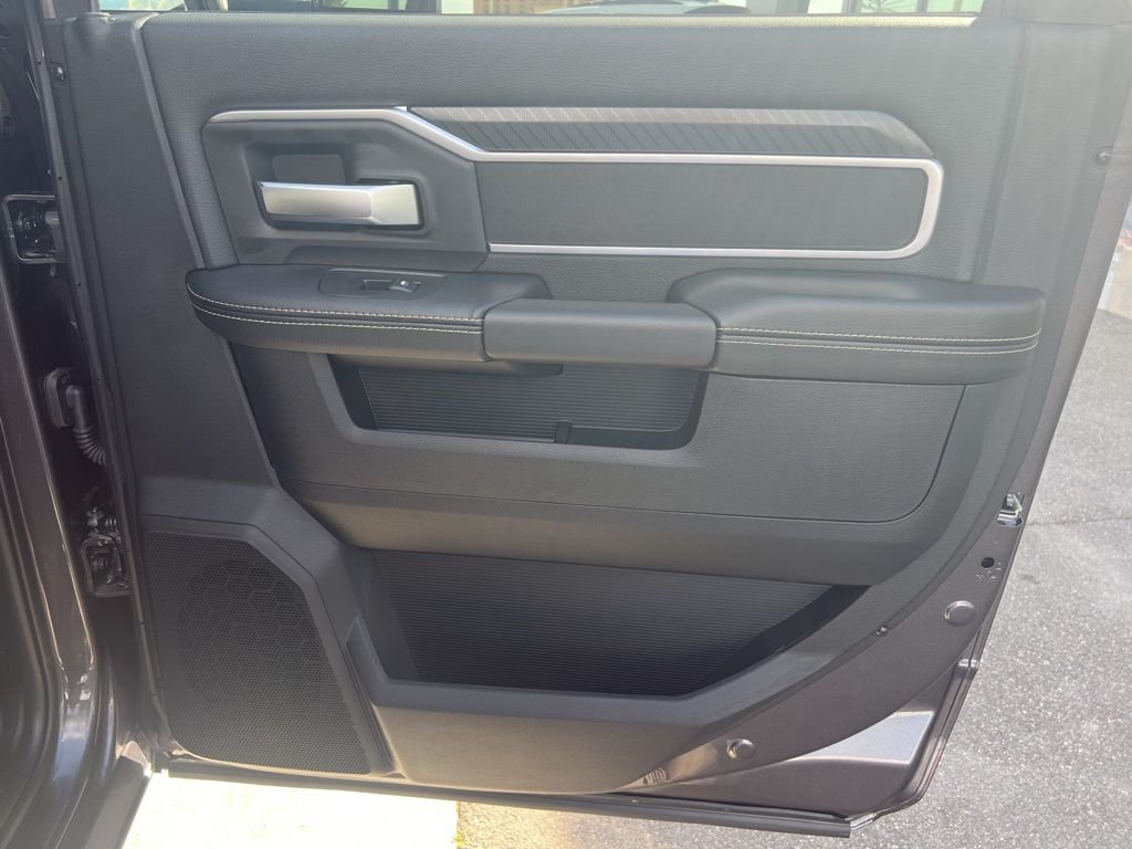 2025 RAM 2500 Big Horn - Photo 18