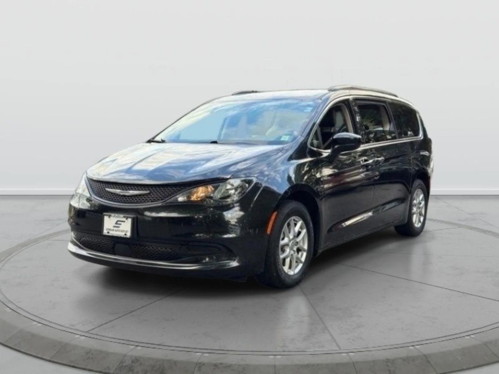 Used 2021 Black Chrysler LXI image 3