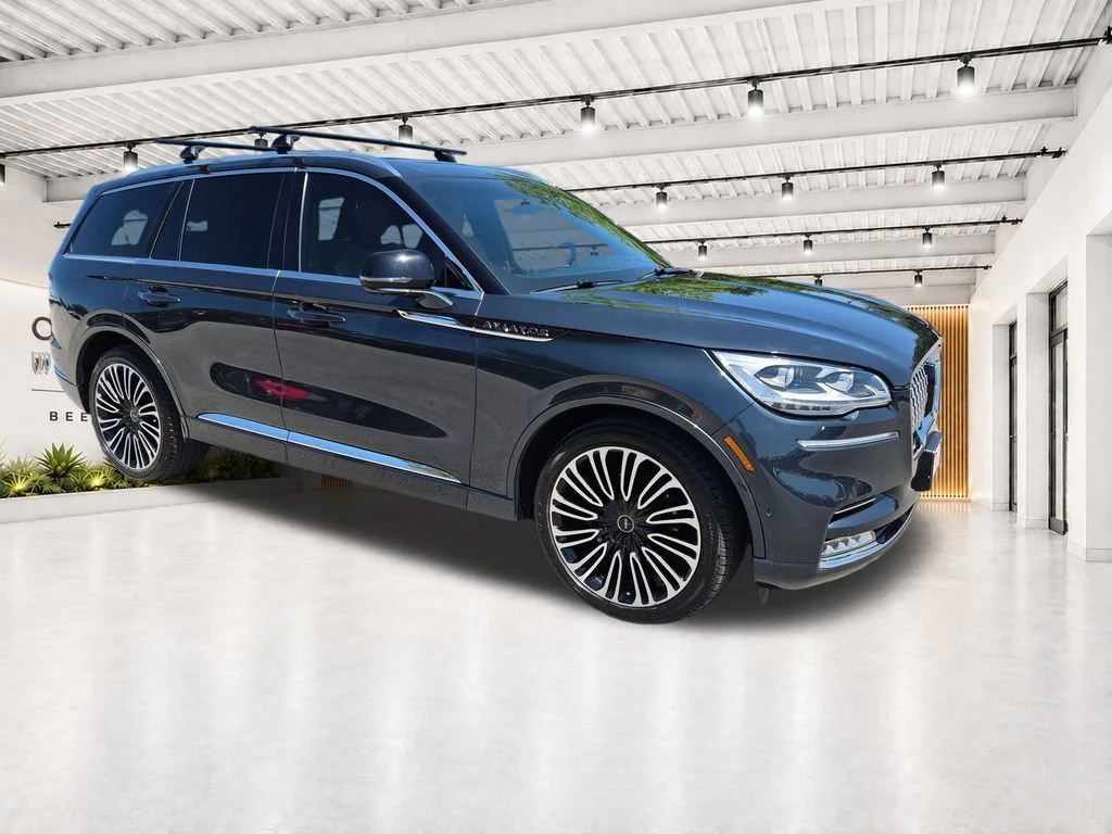 Used 2023  Lincoln Black Label image 1