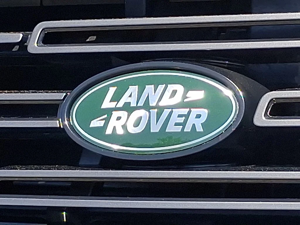 New 2026 Santorini Black Land Rover SE image 16