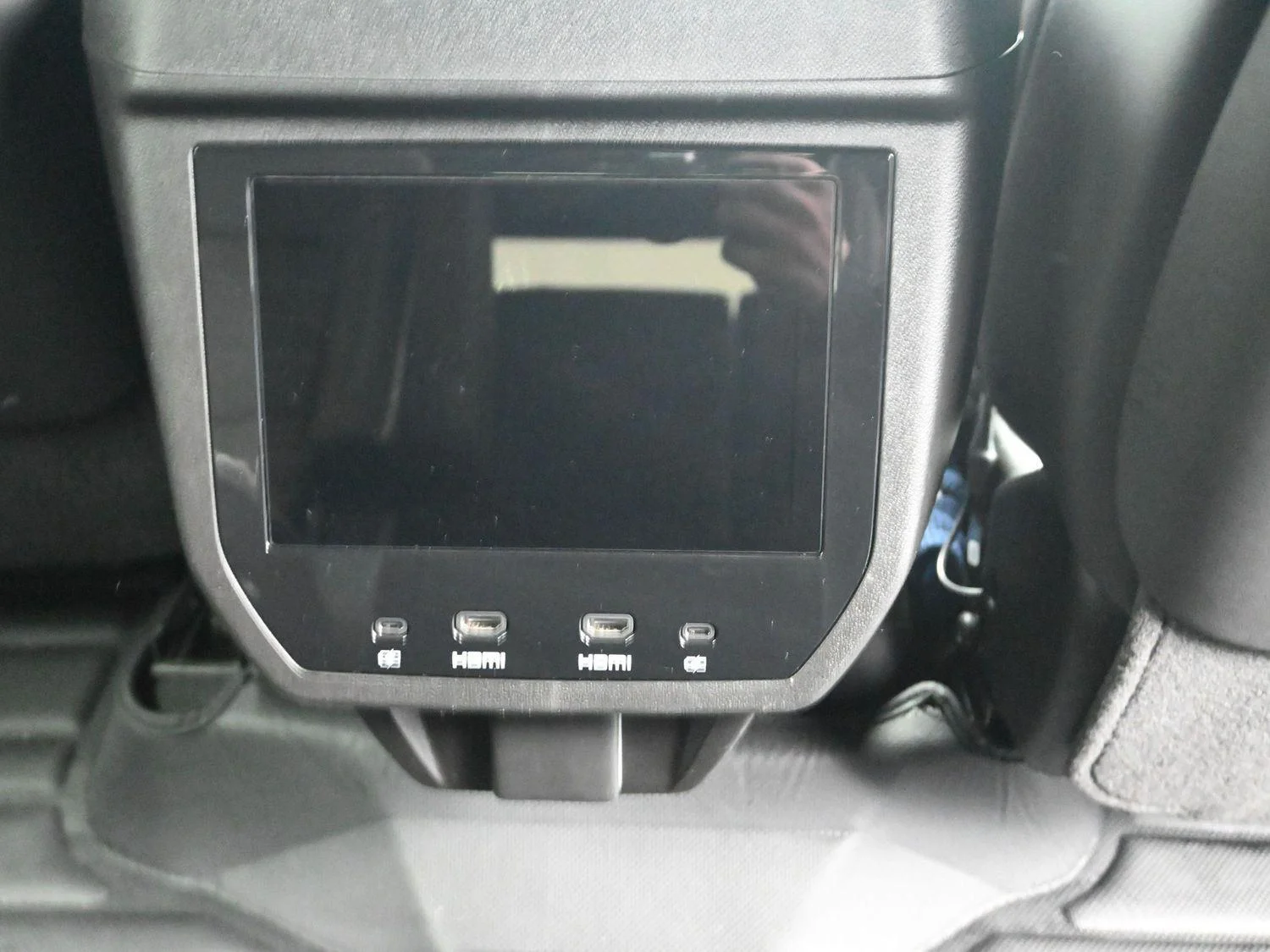 Used 2025 White Frost Tricoat GMC Denali Ultimate image 15