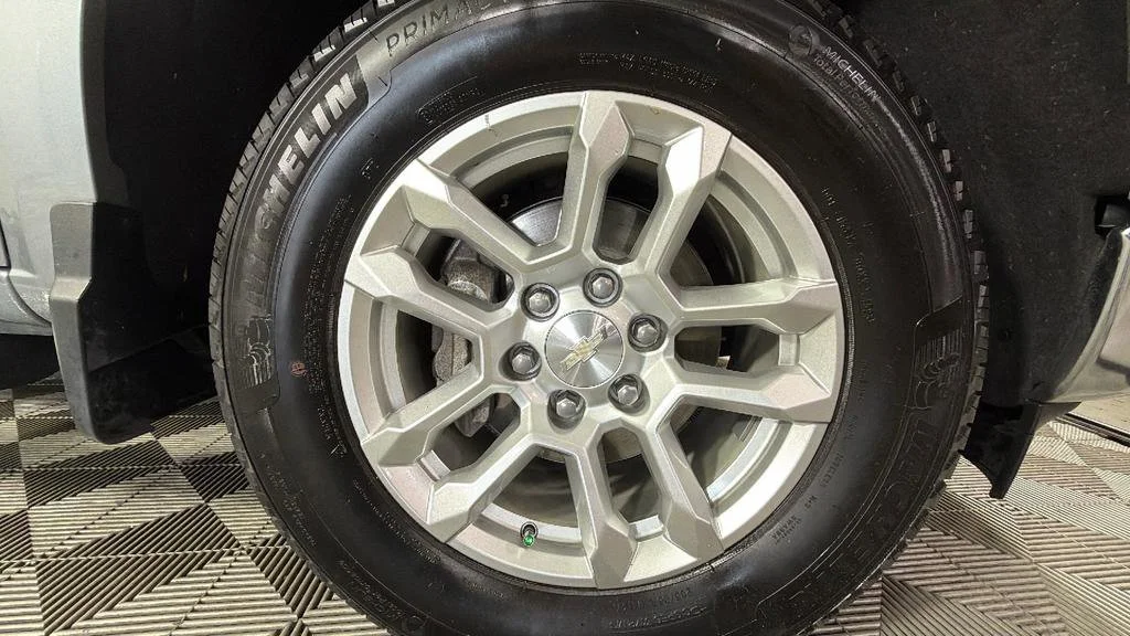 Used 2024 Sterling Gray Metallic Chevrolet LT image 36