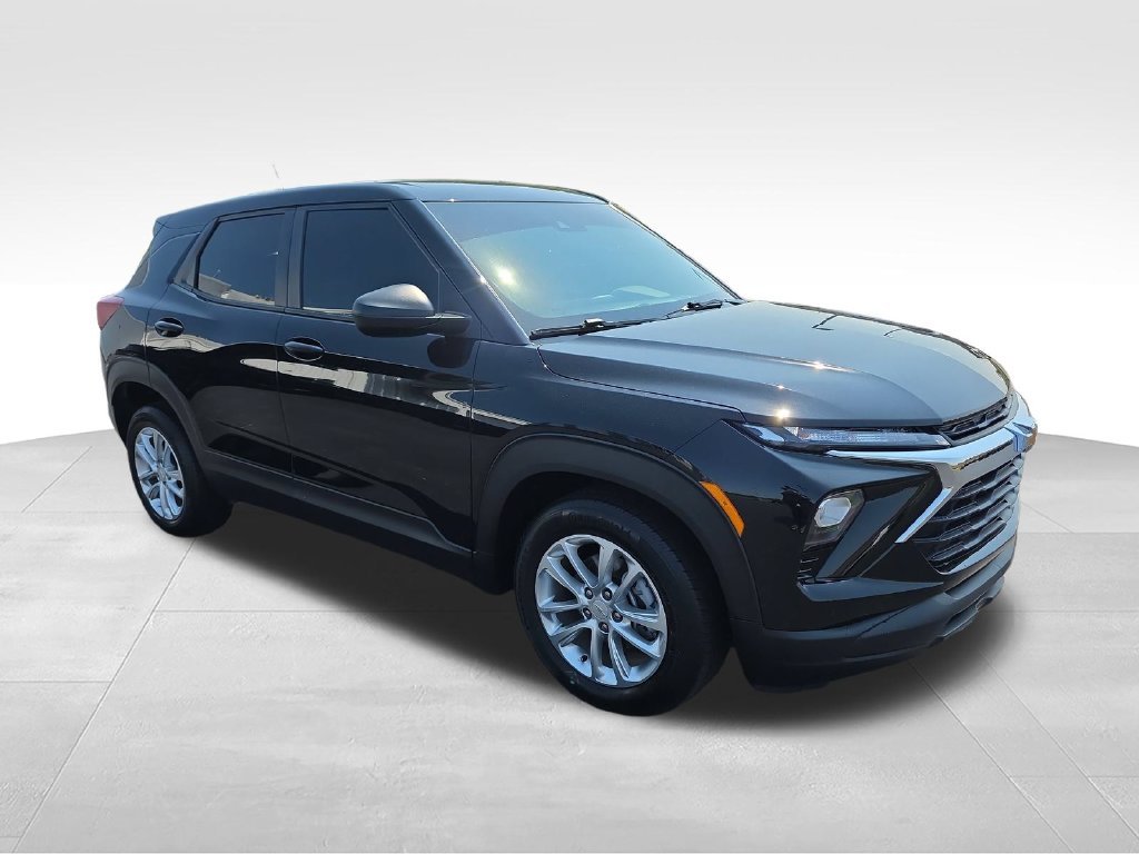 Used 2025 Black Chevrolet LS image 7