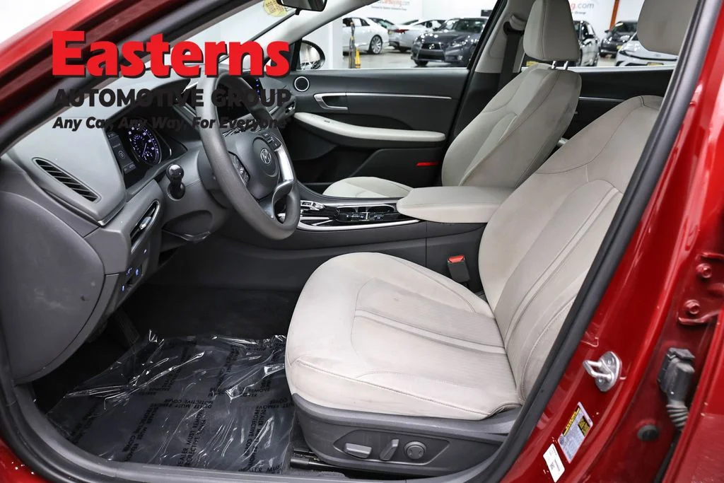 Used 2023 Red Hyundai SEL image 14