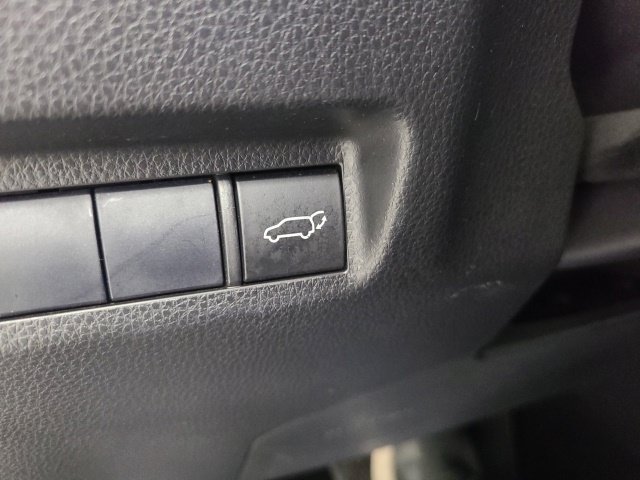 Used 2020 Midnight Black Metallic Toyota XLE Premium image 35