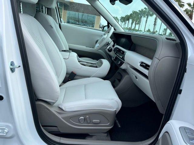 New 2026 White Hyundai SEL Premium FWD image 16