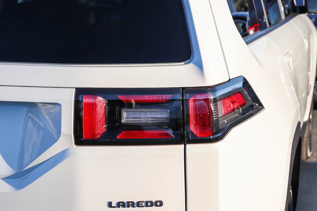New 2026 Bright White Clearcoat Jeep Laredo image 10