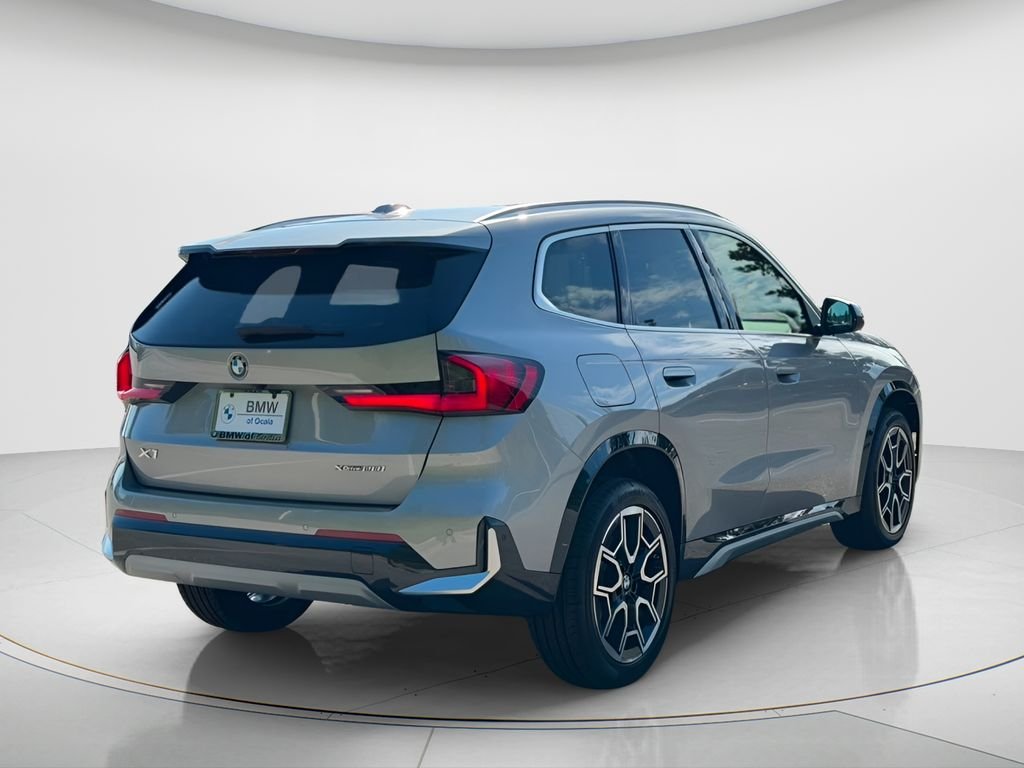 New 2026 Space Silver Metallic BMW xDrive28i image 5