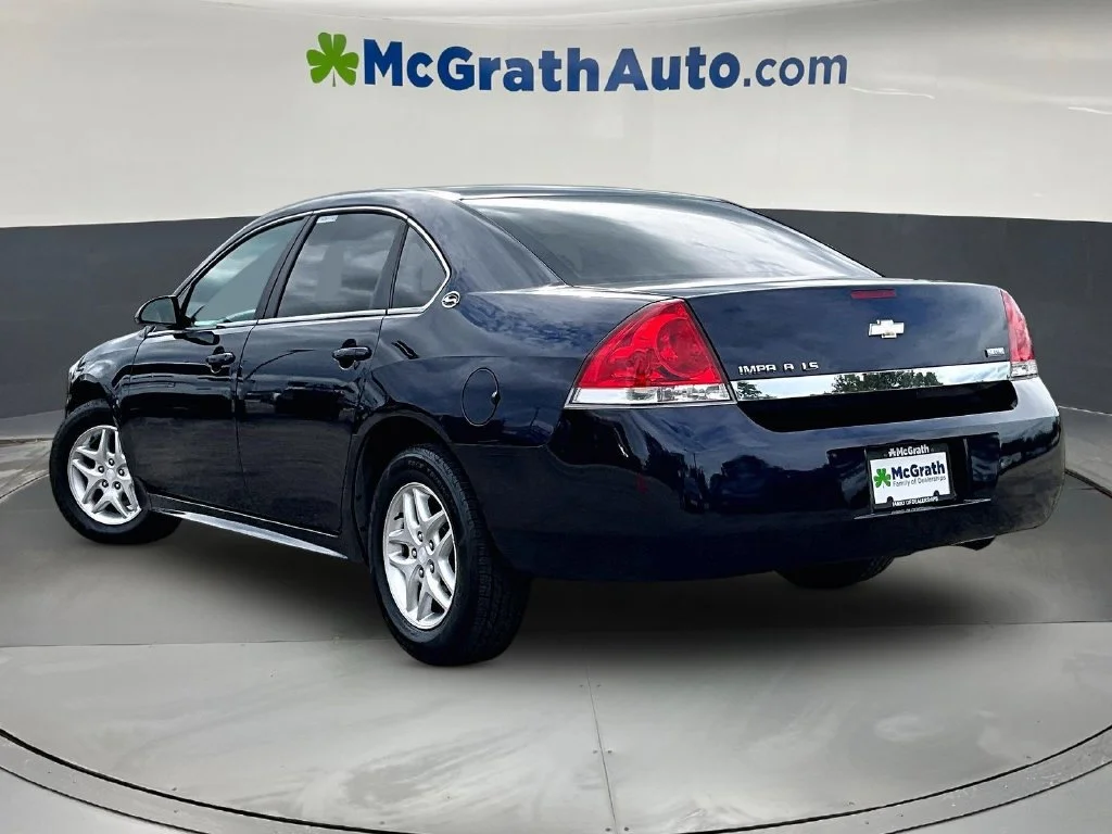 Used 2009 Blue Chevrolet LS image 5