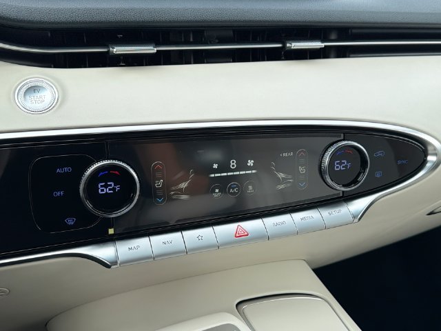 Certified Used 2025 Silver Genesis Advanced image 18