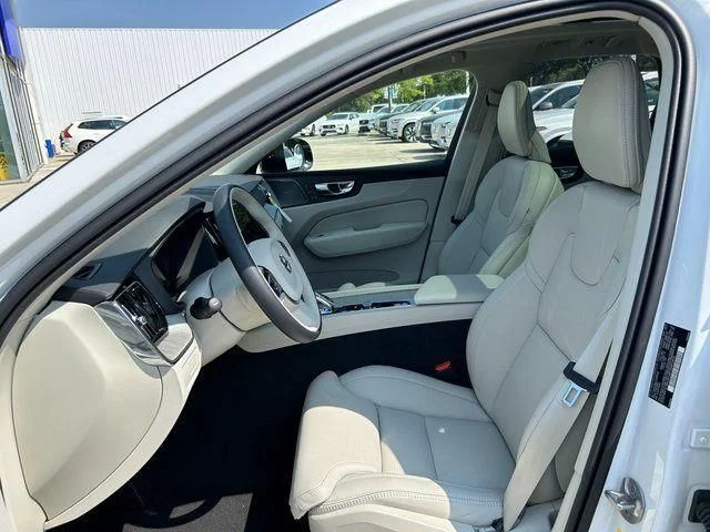 New 2025 White Volvo T8 Ultra image 17