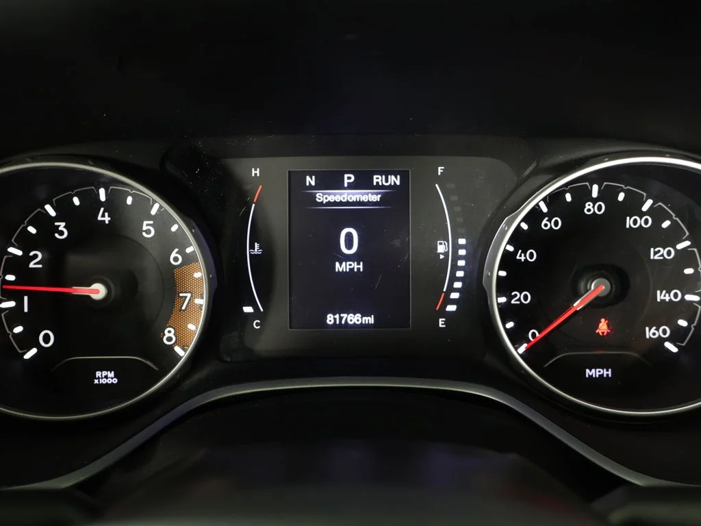 Used 2019 Laser Blue Pearlcoat Jeep Latitude image 36