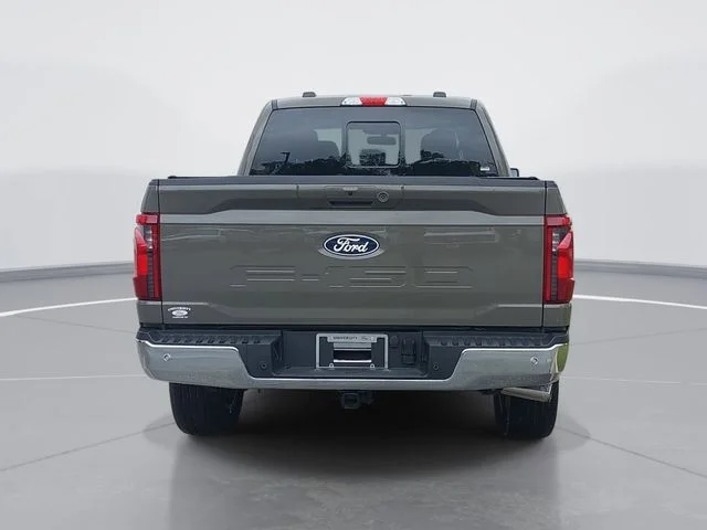 Used 2025 Gray Ford XLT image 4