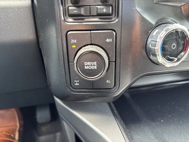Used 2025 Gray Ford Lariat image 23