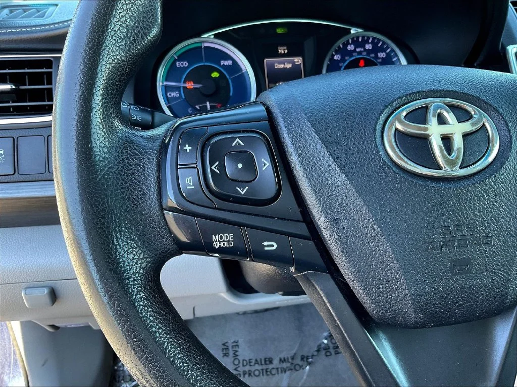 Used 2017 Parisian Night Pearl Toyota LE image 11