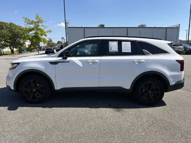 Used 2021 White Kia S image 10