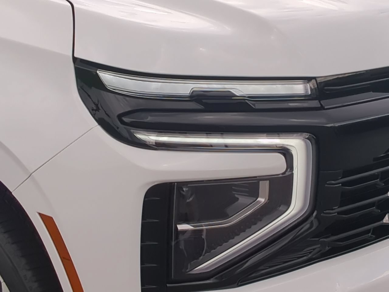 New 2026 Summit White Chevrolet RST image 9