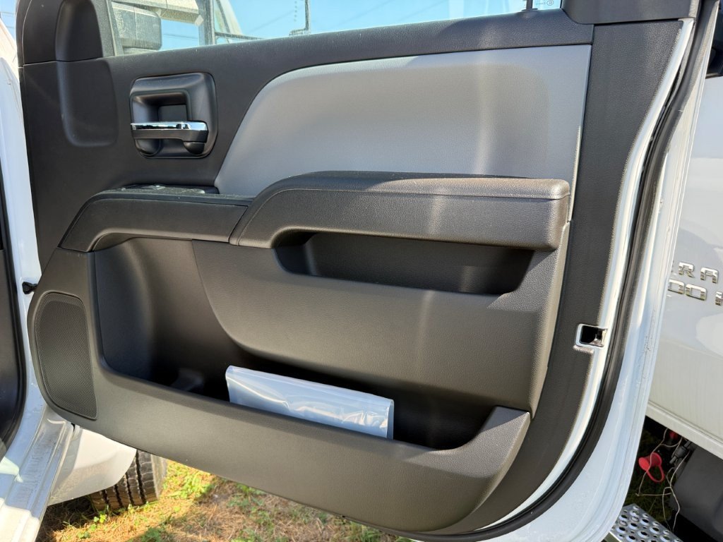 New 2024 Summit White Chevrolet Work Truck image 16
