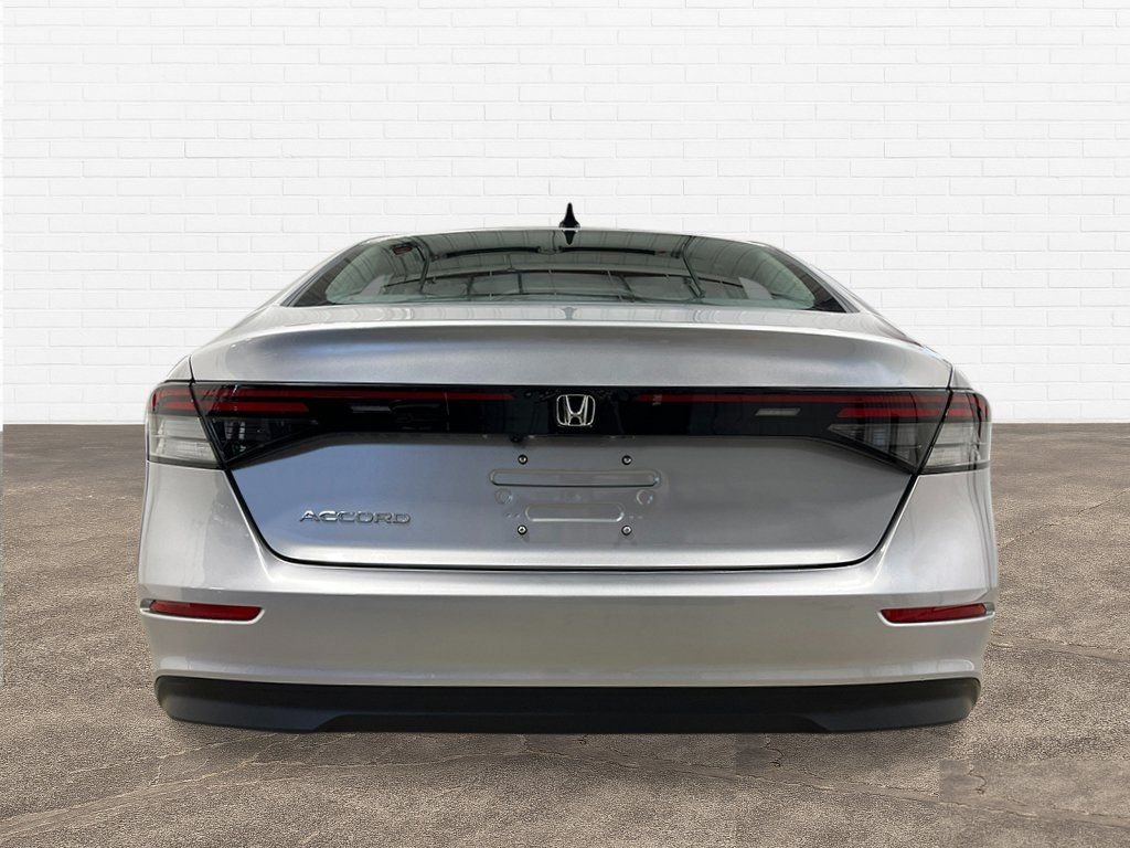 New 2026 Solar Silver Metallic Honda SE image 5