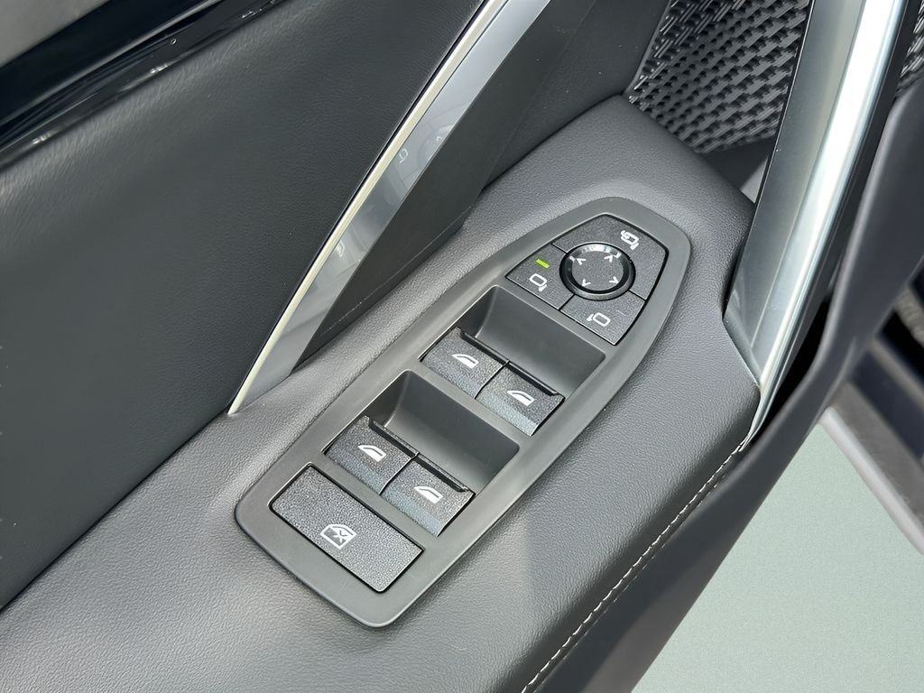 New 2026 Black Sapphire Metallic BMW xDrive28i image 20