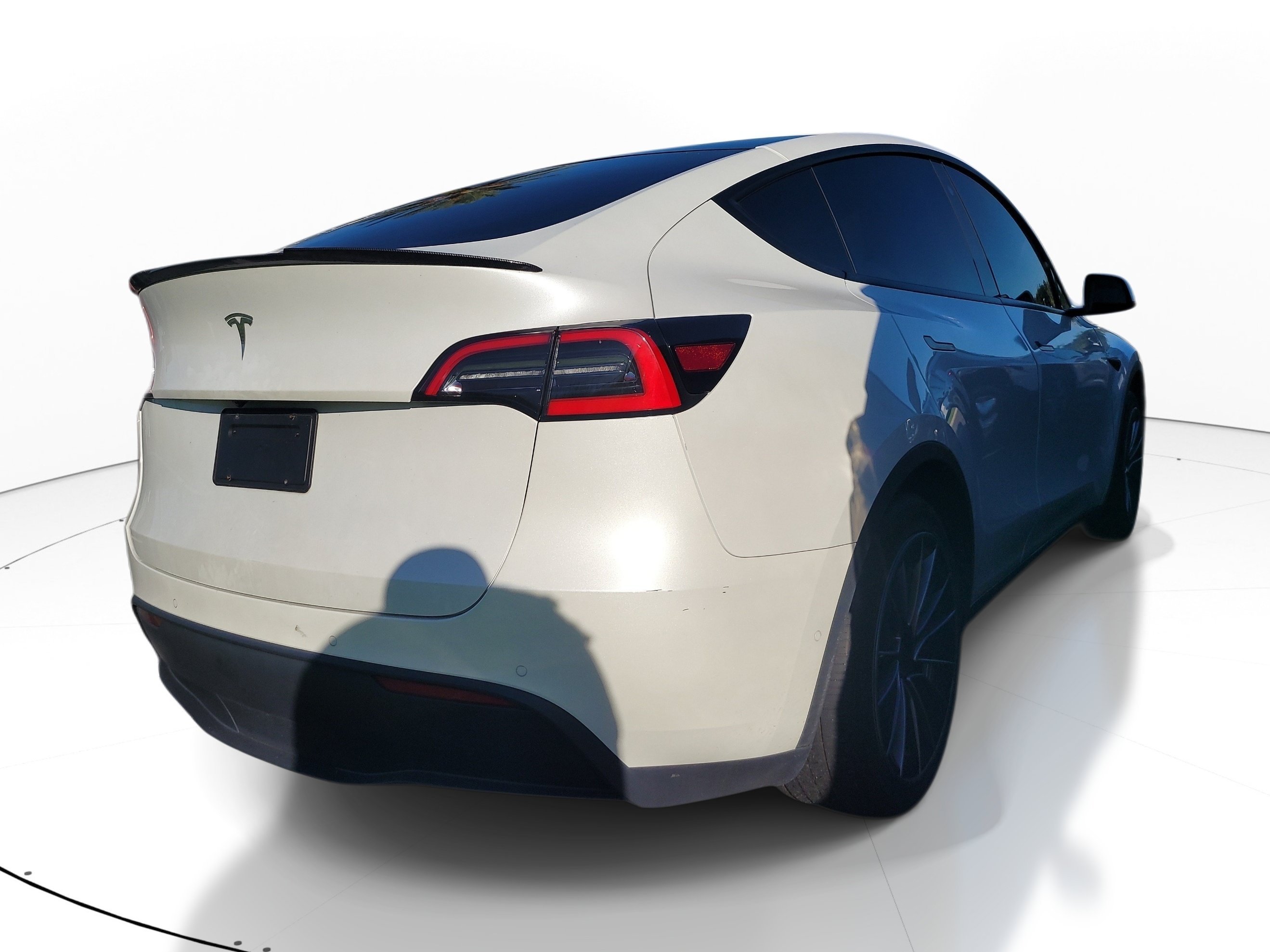 Used 2021  Tesla Standard Range image 4