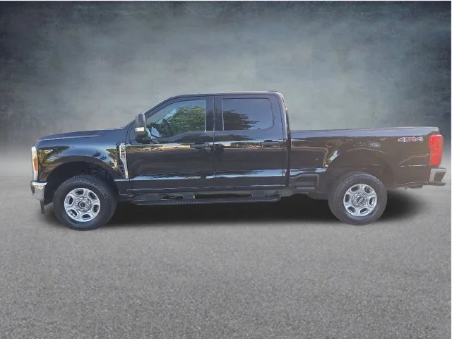 Used 2026 Black Ford XLT image 4