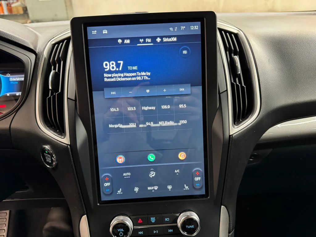 Used 2023 Black Ford SEL image 21