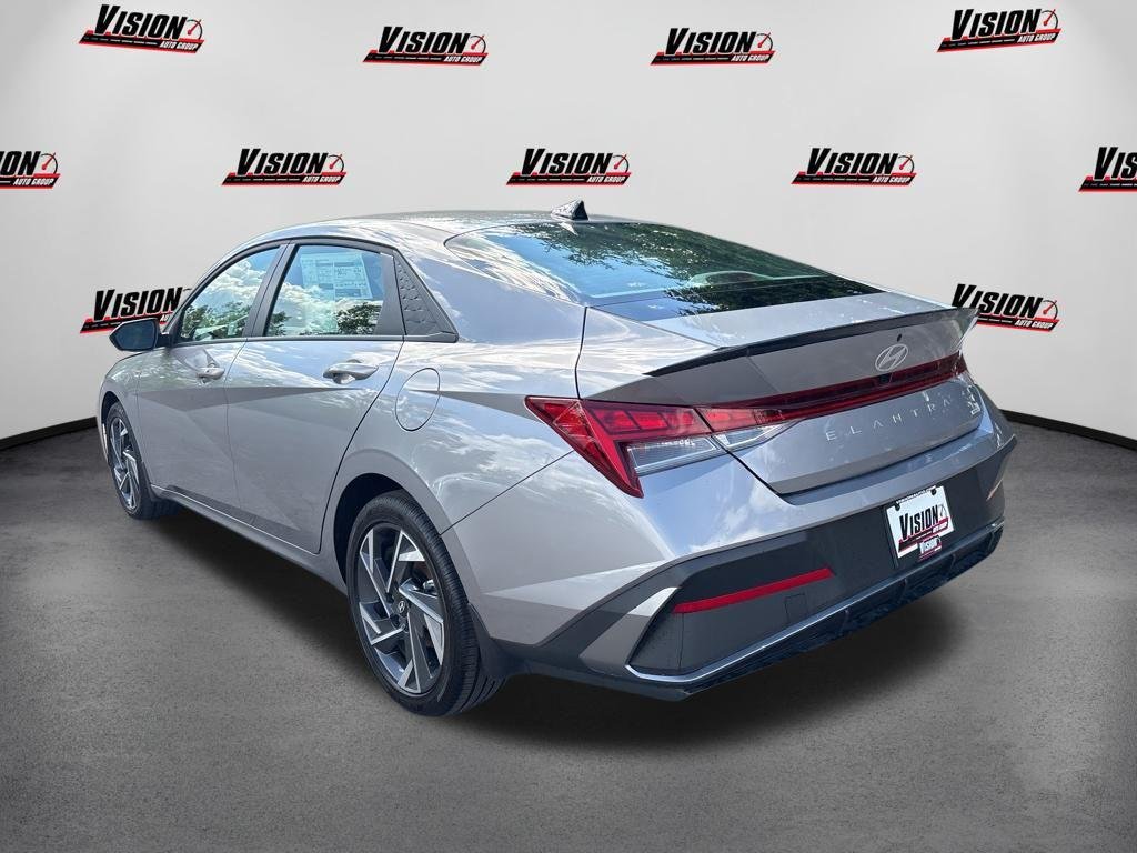 2025 Hyundai Elantra Blue - Photo 7